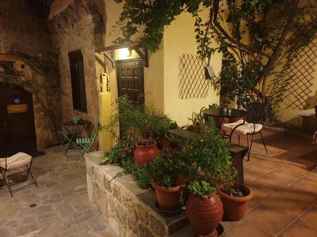 Chris Αpartments Old Town Rhodes City Exterior foto