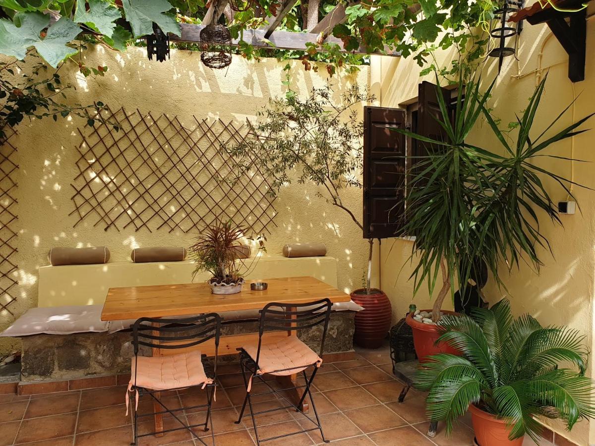 Chris Αpartments Old Town Rhodes City Exterior foto