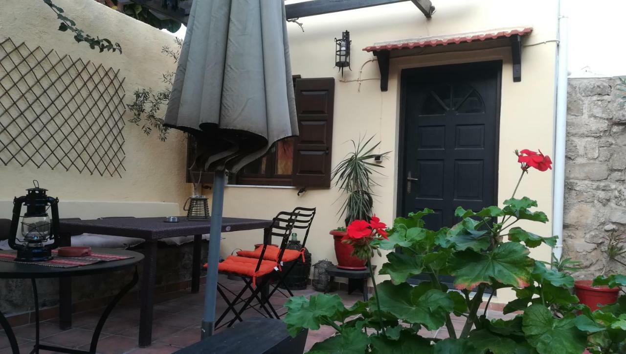Chris Αpartments Old Town Rhodes City Exterior foto