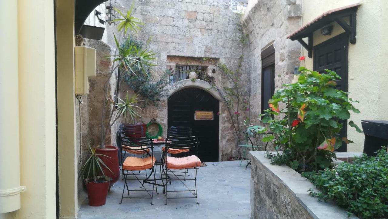 Chris Αpartments Old Town Rhodes City Exterior foto